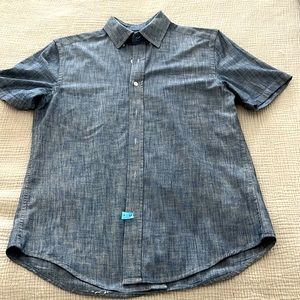 Men’s GAP short-sleeve light denim shirt